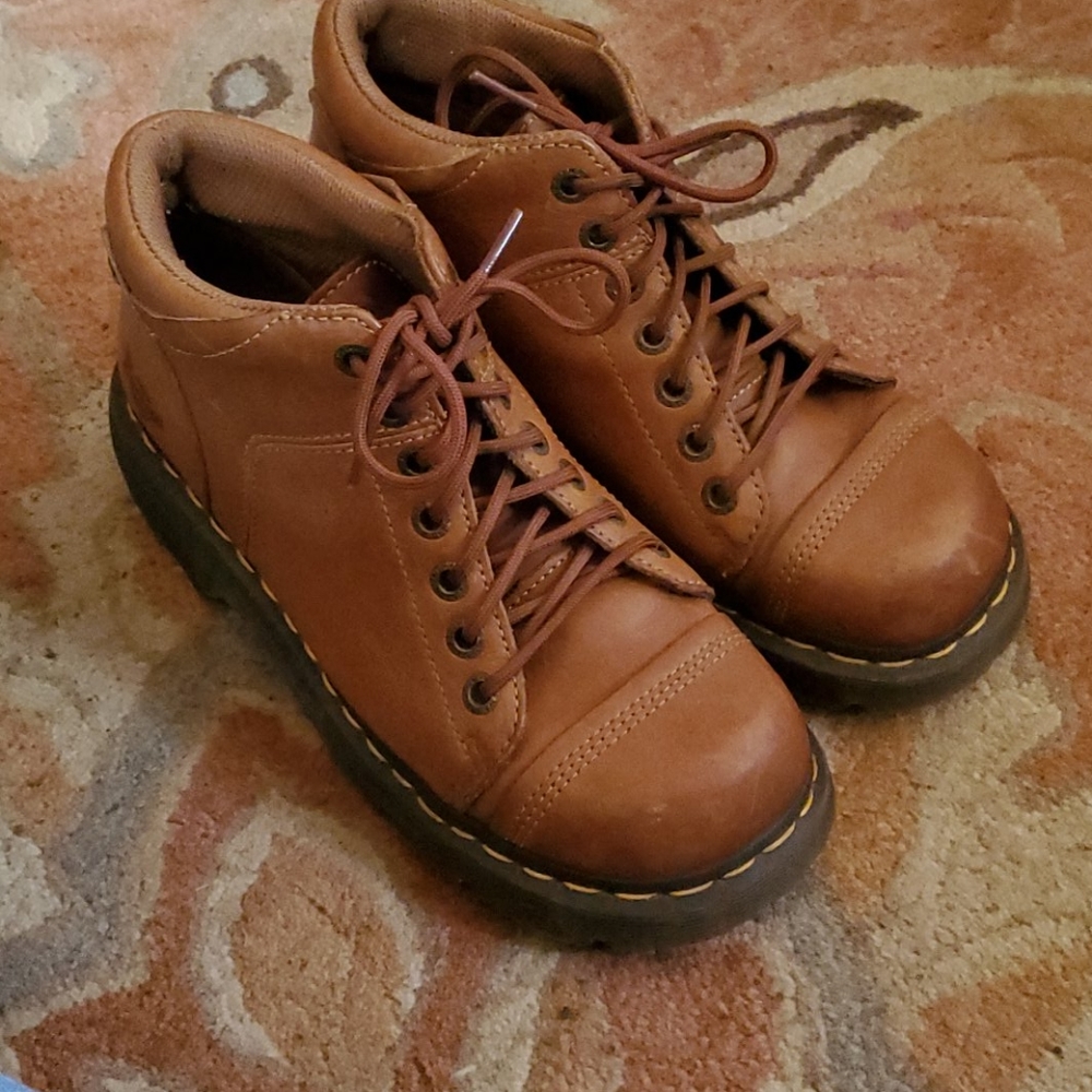 Vintage Yolanda Dr. Martens - Picture 2 of 6